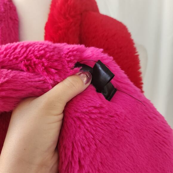 Levivel Faux Fur Scarf Shawl Pink Red Winter Warm Mobwives Gatsby Avant garde - Picture 3 of 5